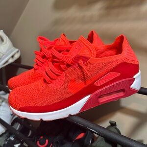LIKE NEW Nike Air Max 90 Ultra 2.0 Flyknit Men’s Size 9.5